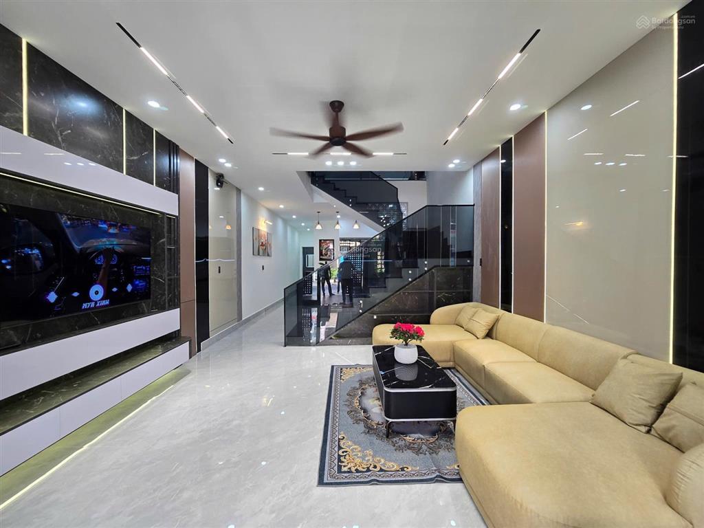 Bán nr tại nguyễn đức thiệu, 8,4 tỷ, 100m2, bao đẹp, hàng hot