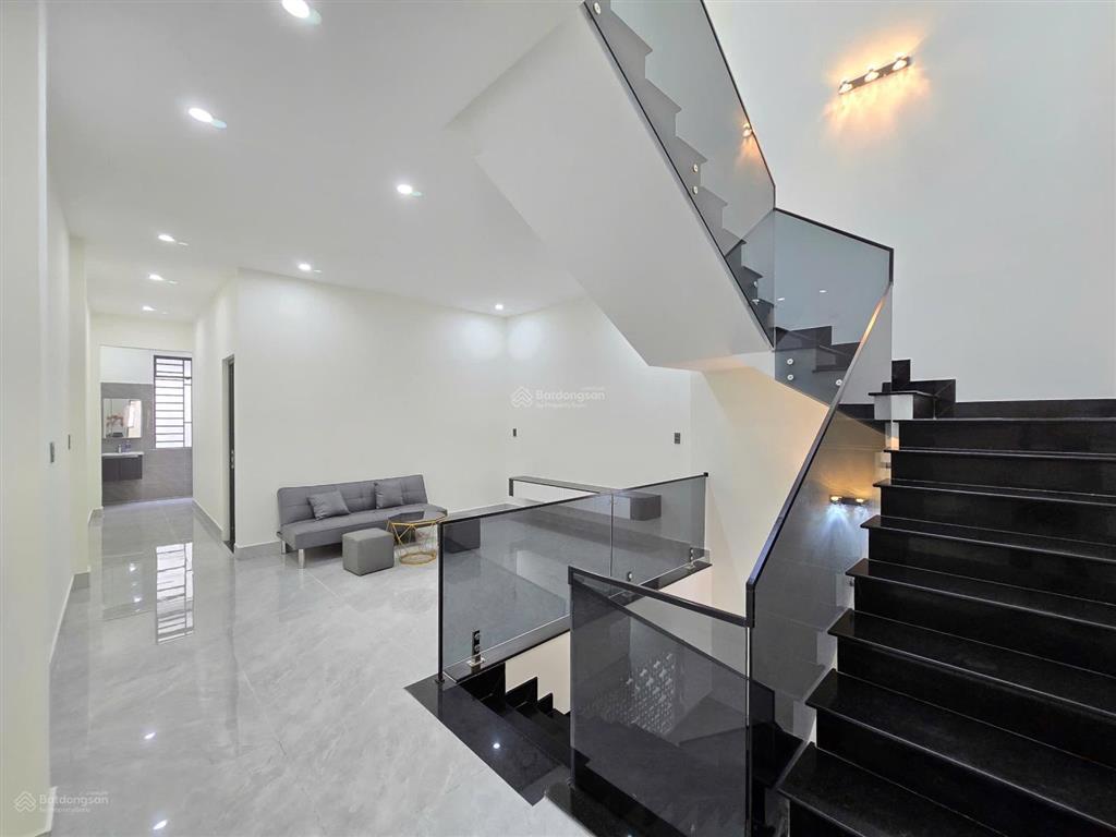 Bán nr tại nguyễn đức thiệu, 8,4 tỷ, 100m2, bao đẹp, hàng hot