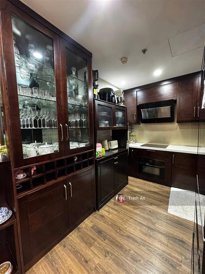 Bán cắt lỗ căn t11 times city 2pn 83m² gỗ óc chó, điều hoà âm trần giá 9, x tỷ