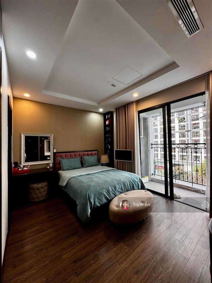 Bán cắt lỗ căn t11 times city 2pn 83m² gỗ óc chó, điều hoà âm trần giá 9, x tỷ