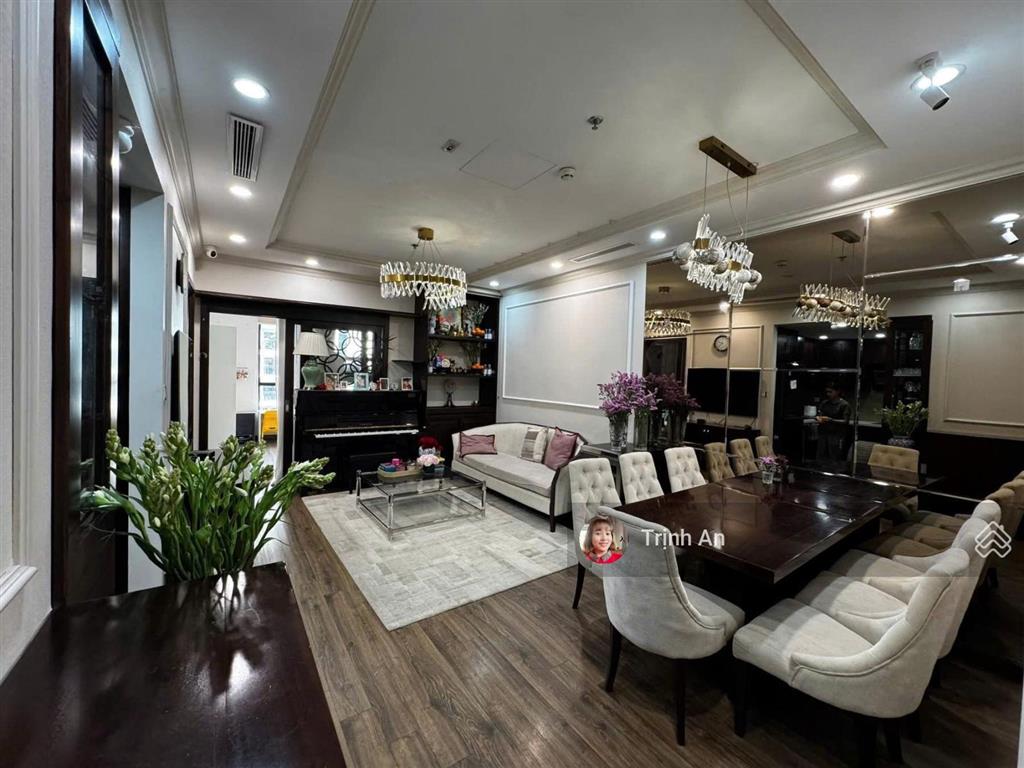 Bán cắt lỗ căn t11 times city 2pn 83m² gỗ óc chó, điều hoà âm trần giá 9, x tỷ