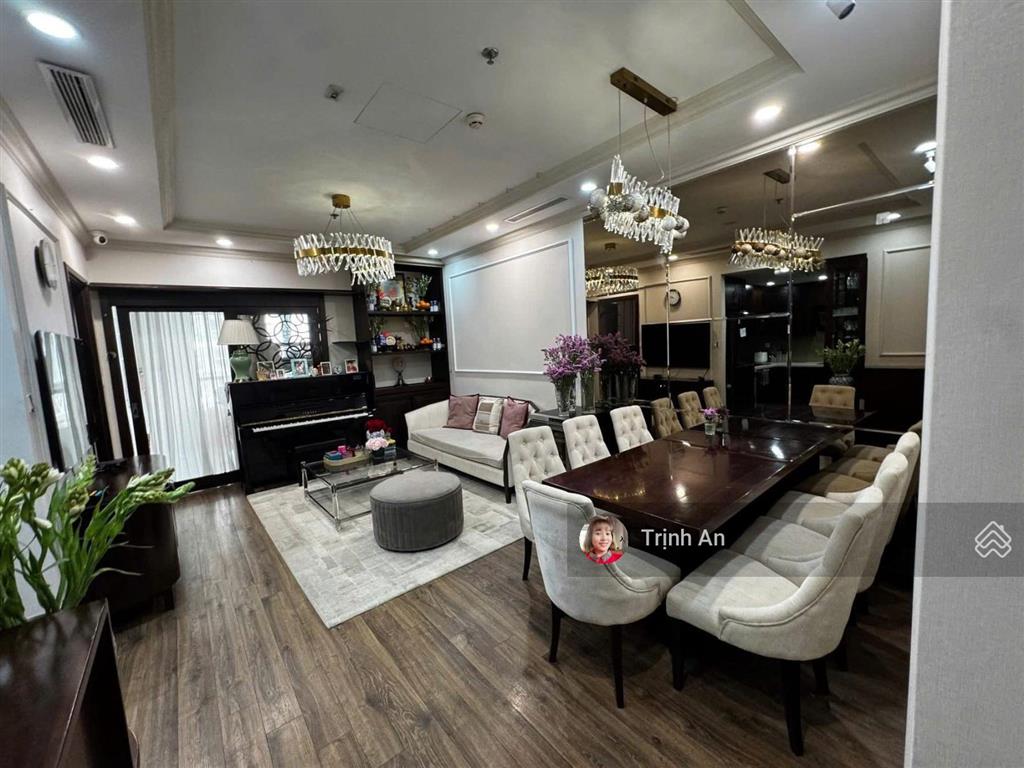 Bán cắt lỗ căn t11 times city 2pn 83m² gỗ óc chó, điều hoà âm trần giá 9, x tỷ