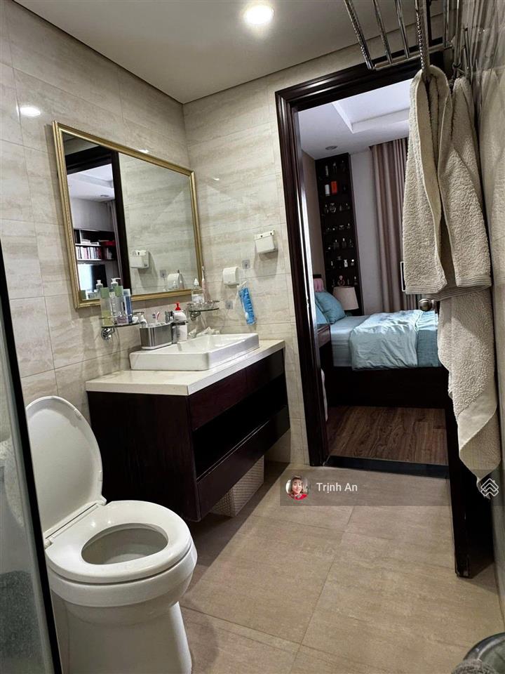 Bán cắt lỗ căn t11 times city 2pn 83m² gỗ óc chó, điều hoà âm trần giá 9, x tỷ
