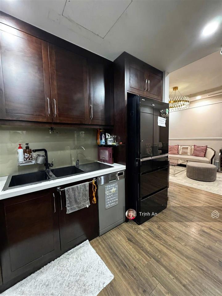Bán cắt lỗ căn t11 times city 2pn 83m² gỗ óc chó, điều hoà âm trần giá 9, x tỷ