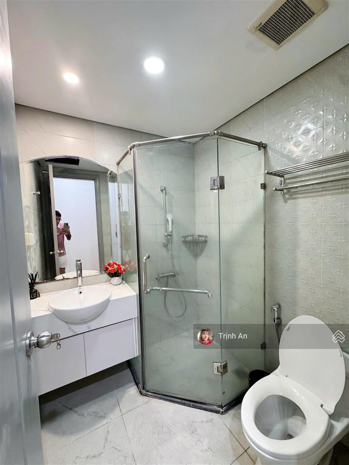 Bán gấp 2pn vip park 7 (p07)  tầng trung  ban công rộng  giá tốt