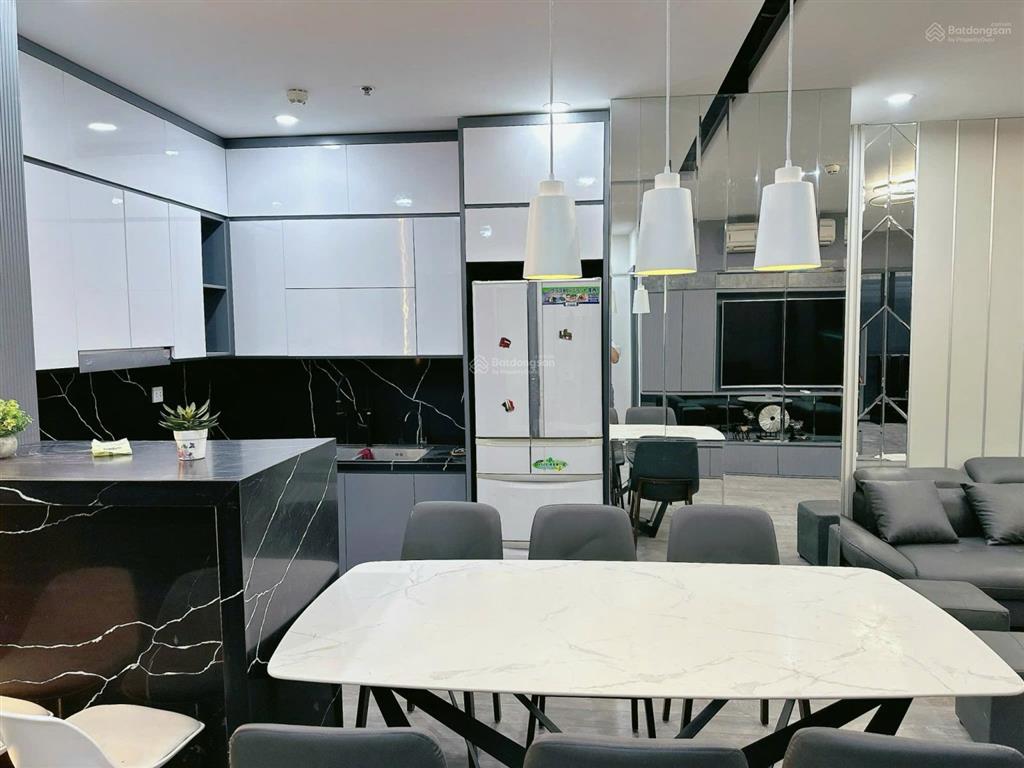T05 tầng trung trục 09, 109m² sửa đẹp 3pn full đồ, ban công nam mát chỉ 11,x tỷ