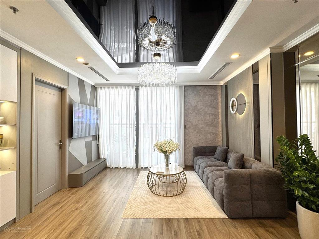 Chính chủ bán căn p609  full nội thất đẹp, chỉ xách vali về ở