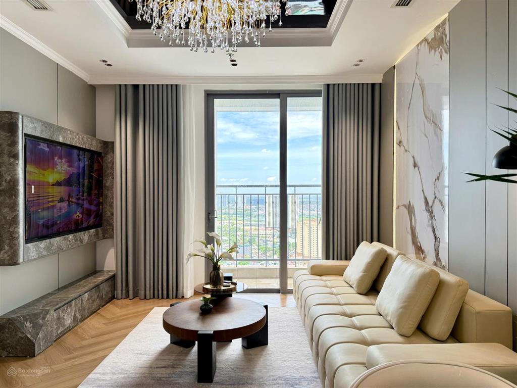 Bán căn hộ p06 tầng cao 81.3m² full nội thất cao cấp giá 9.87 tỷ