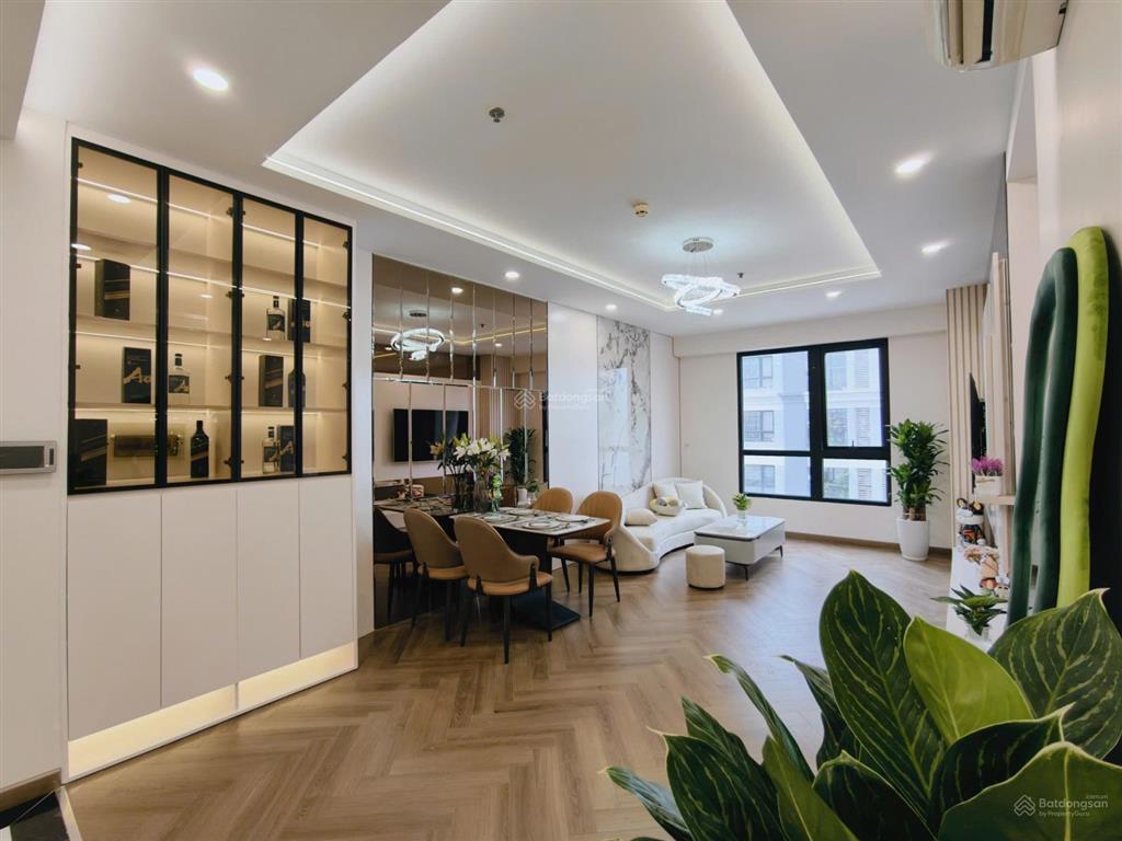 Bán căn góc t09 103m², 3pn, ban công tây bắc, full nội thất mới, đang cho thuê homestay