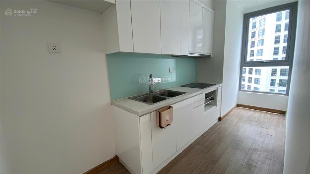 Cho thuê căn hộ p02 trục 06 tầng trung 136m2 4 phòng ngủ hướng đông nam nhà nguyên bản