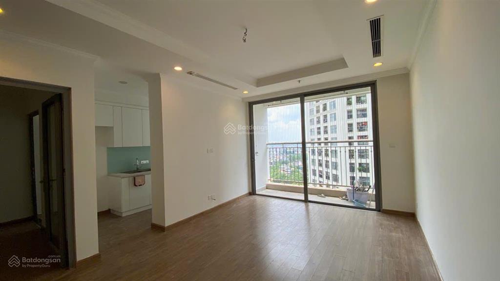 Cho thuê căn hộ p02 trục 06 tầng trung 136m2 4 phòng ngủ hướng đông nam nhà nguyên bản