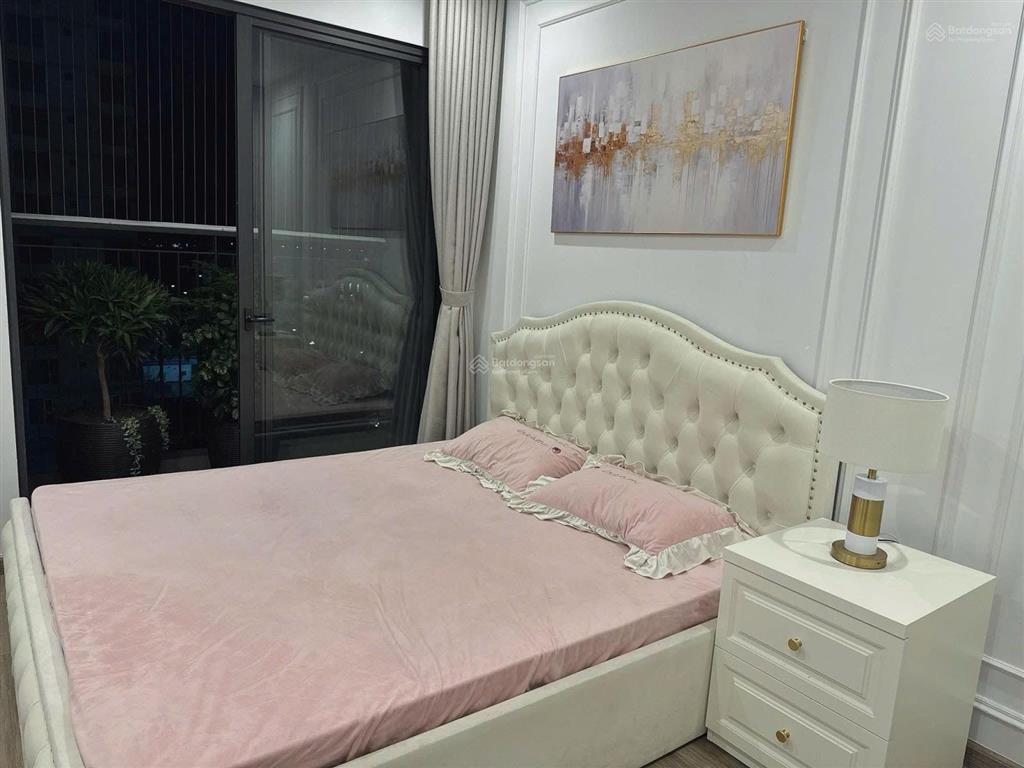 Bán căn p4 2pn 2vs, 61,5m², hướng đông bắc, full nội thất, đủ thiết bị, giá 3,95 tỷ