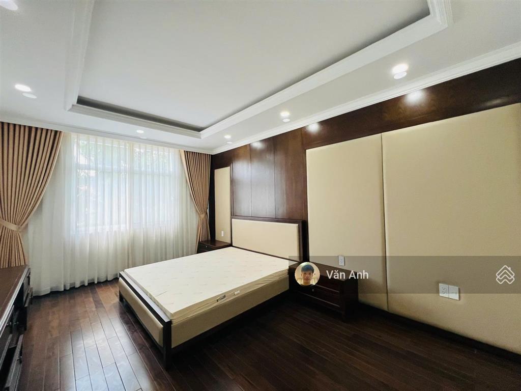 Cho thuê biệt thự lâu đài chateau, 110 triệu, 200 m2, 5pn, 5wc tại quận 7.  0849 160 *** văn anh