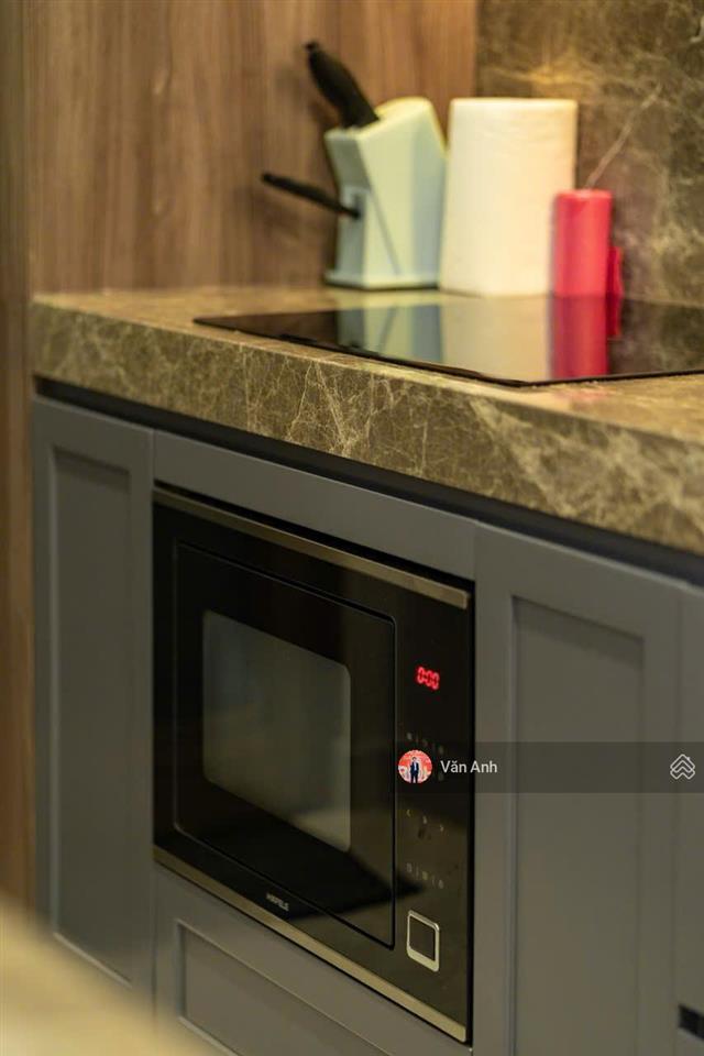 Cho thuê căn hộ midtown, 98m2, 2pn, 2wc, giá cực tốt chỉ 23 triệu vnd.  0849 160 *** văn anh