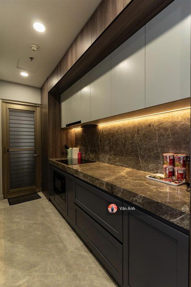Cho thuê căn hộ midtown, 98m2, 2pn, 2wc, giá cực tốt chỉ 23 triệu vnd.  0849 160 *** văn anh