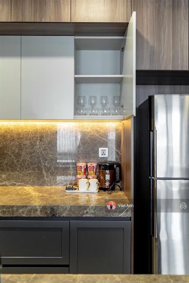 Cho thuê căn hộ midtown, 98m2, 2pn, 2wc, giá cực tốt chỉ 23 triệu vnd.  0849 160 *** văn anh