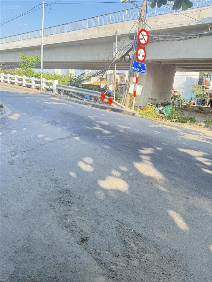 Đất thổ cư 65 m2 sổ riêng  hẻm xe hơi  công chứng ngay