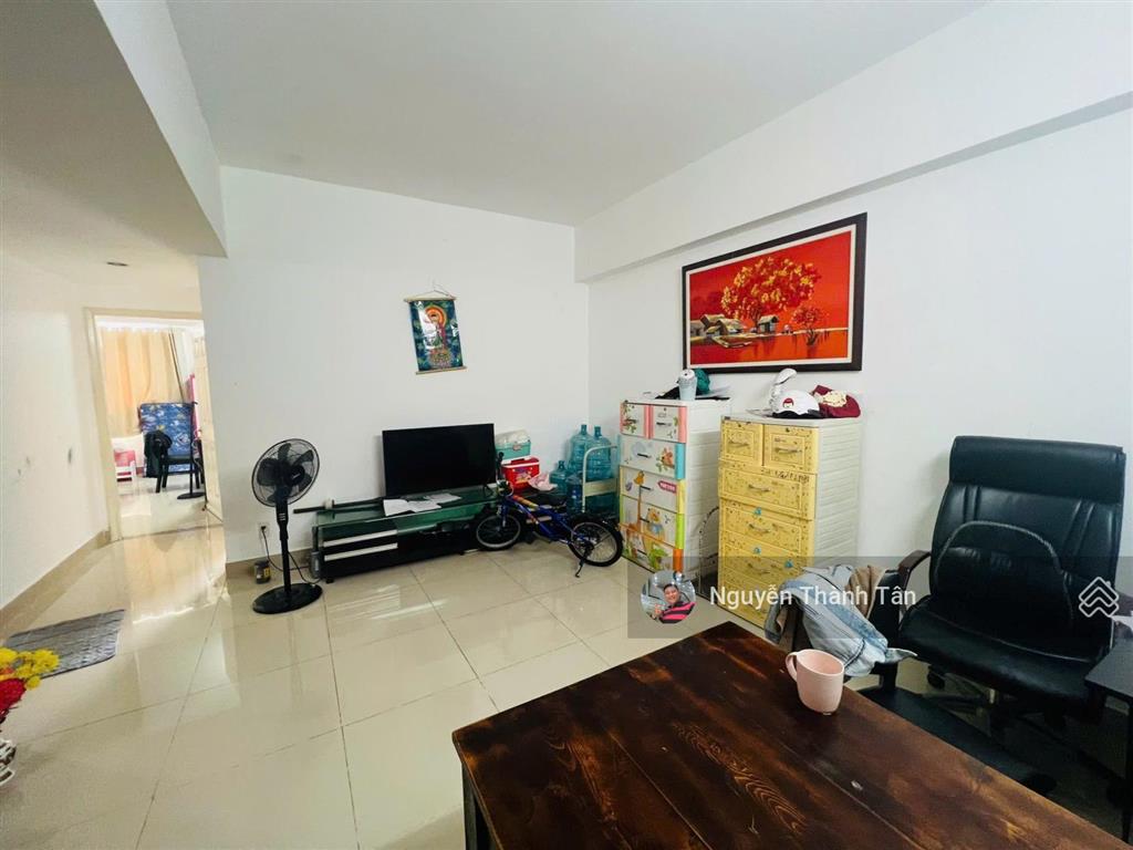 Chung cư 1050, bình thạnh, 2 phòng ngủ nhà 61m2, có sổ hồng