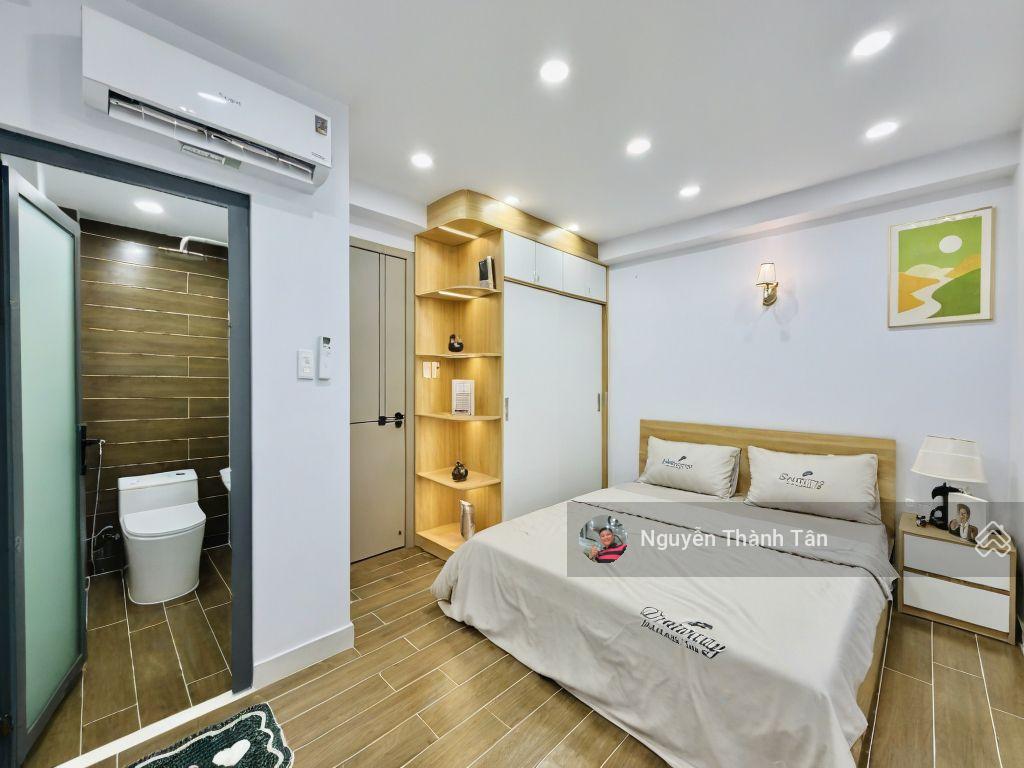 Gần dương quảng hàm, hẻm xe hơi, 5 tầng mua về vừa ở vừa cho thuê  40m2 (4x10)