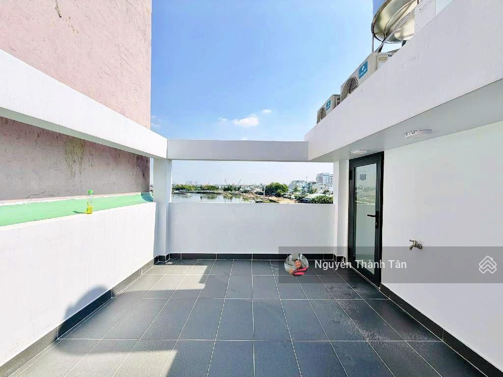 Gần dương quảng hàm, hẻm xe hơi, 5 tầng mua về vừa ở vừa cho thuê  40m2 (4x10)