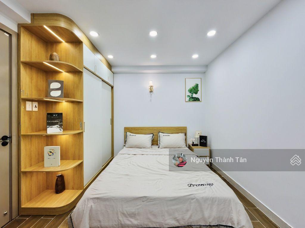 Gần dương quảng hàm, hẻm xe hơi, 5 tầng mua về vừa ở vừa cho thuê  40m2 (4x10)