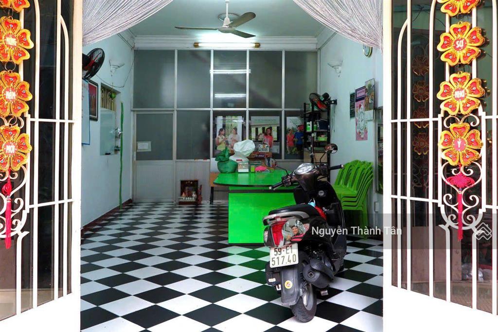 3 tầng , 55m2 ngay đại học văn lang, sát rạch xuyên tâm, chính chủ cần bán