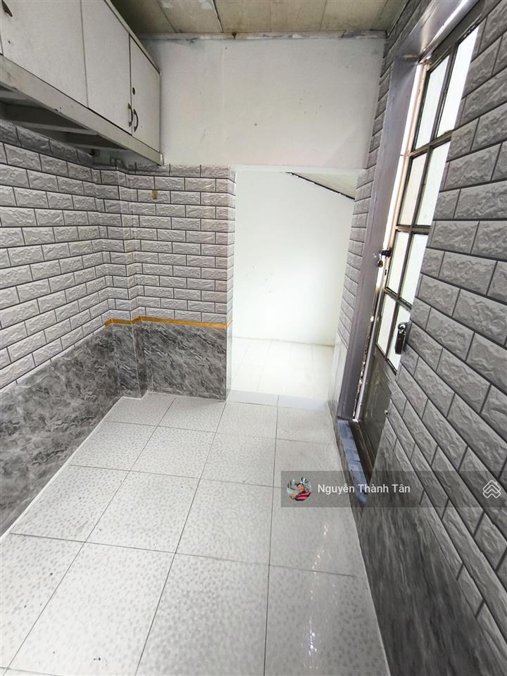Cho thuê 5tr5/tháng  nhà 2 phòng ngủ 1 wc. đối diện bv 175. ở và kinh doanh