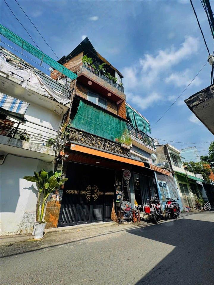 Hẻm xe tải nhà 4 tầng 3 phòng ngủ ngay phú nhuận
