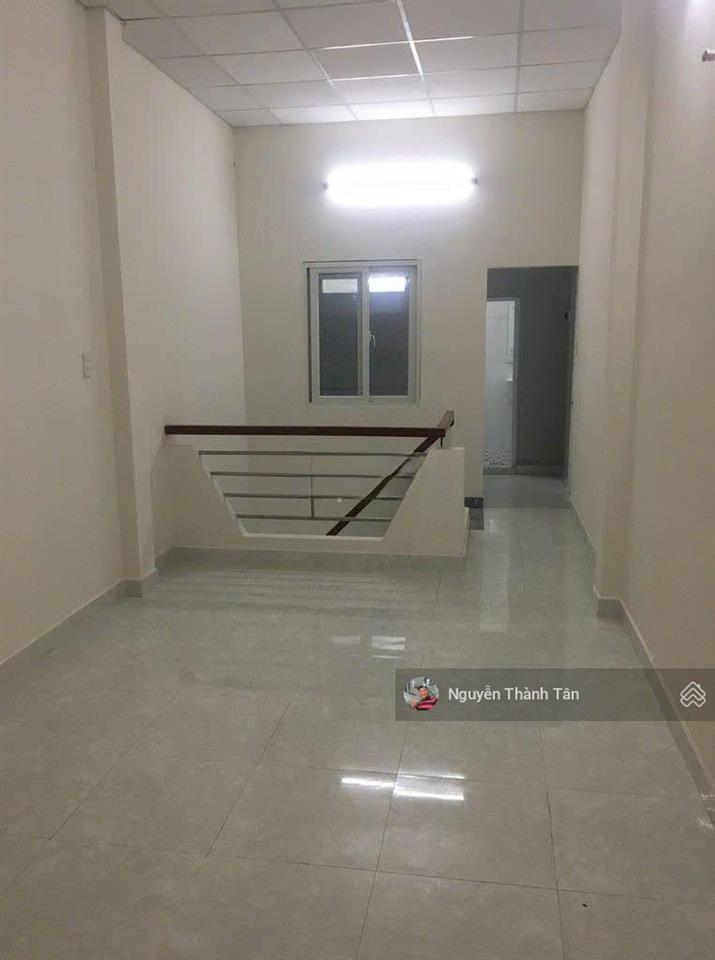 Chính chủ cho thuê 8tr/tháng, ngay chợ bà chiểu , 3 phòng ngủ 3wc