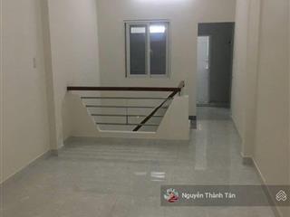 Chính chủ cho thuê 8tr/tháng, ngay chợ bà chiểu , 3 phòng ngủ 3wc