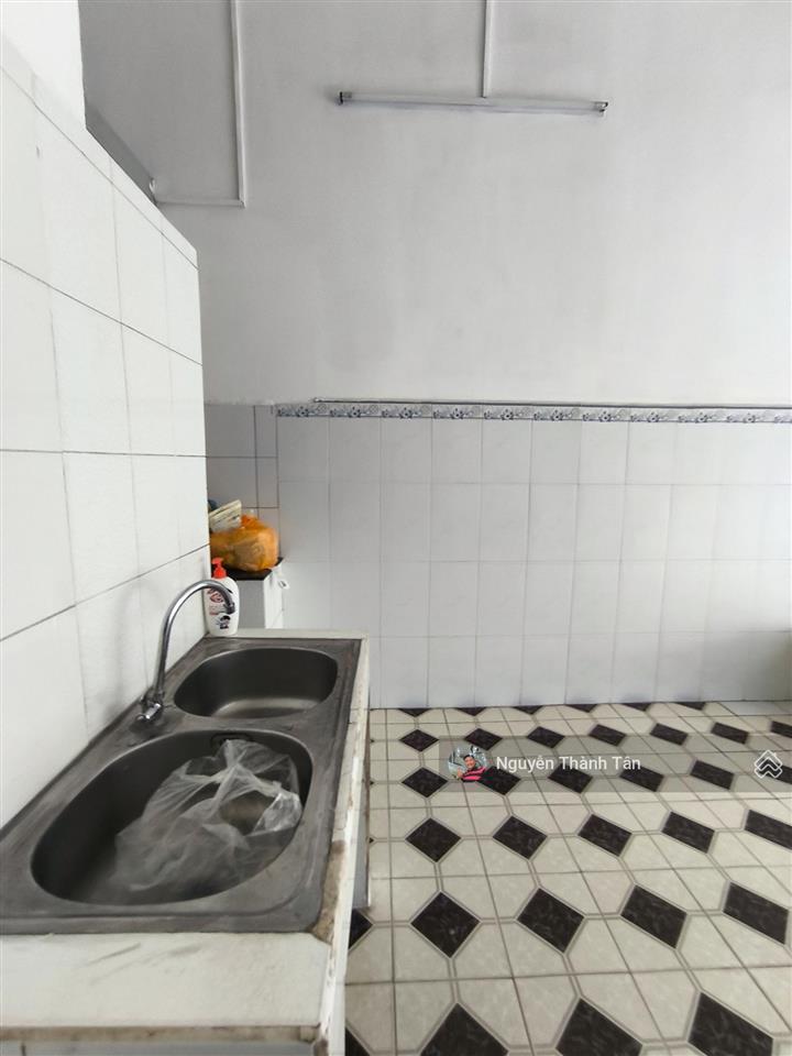 Nhà mặt tiền cho thuê nguyên căn 5x12, đã xây mới vào kinh doanh được ngay. vỉa hè rộng