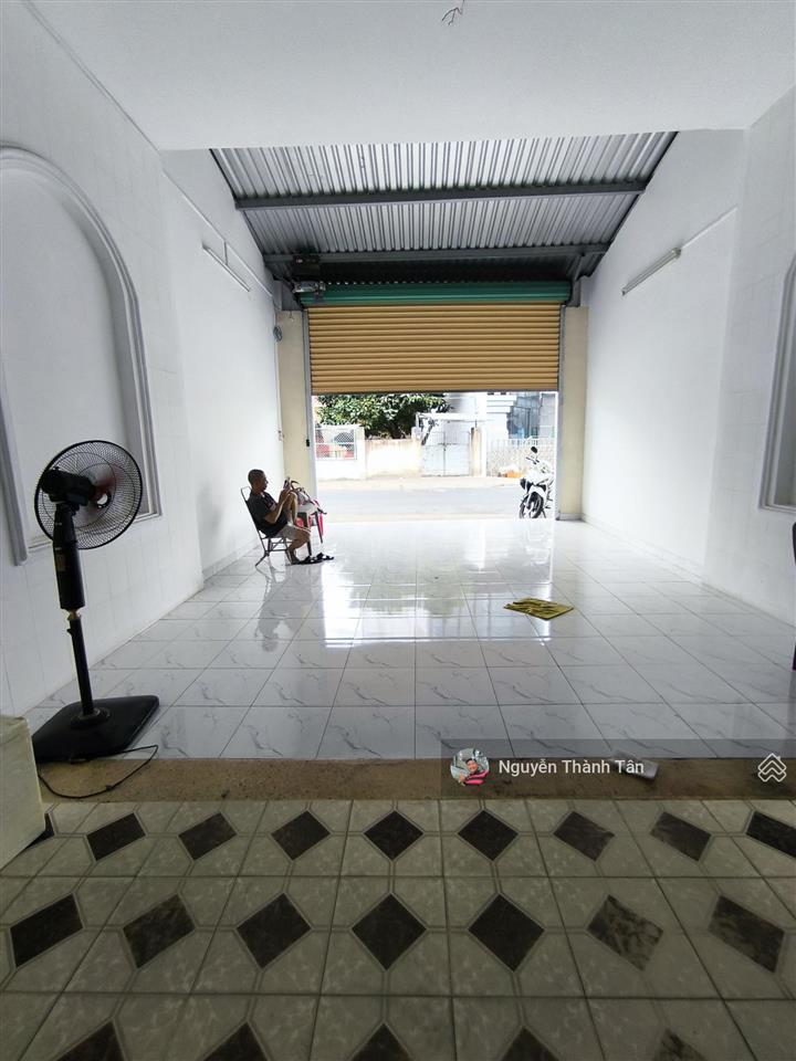 Nhà mặt tiền cho thuê nguyên căn 5x12, đã xây mới vào kinh doanh được ngay. vỉa hè rộng