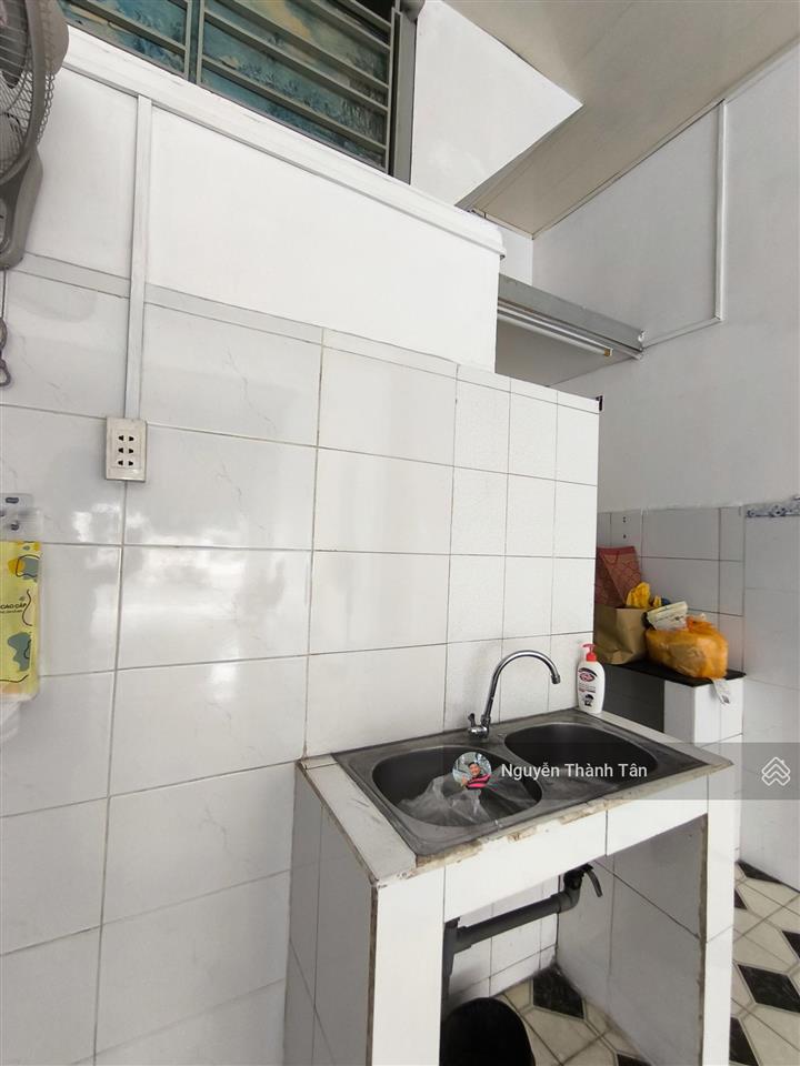Nhà mặt tiền cho thuê nguyên căn 5x12, đã xây mới vào kinh doanh được ngay. vỉa hè rộng