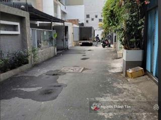 Gấp bán nhà 3 tầng ngay chợ phan văn trị 4mx13,8m chính chủ xây đúc cứng.