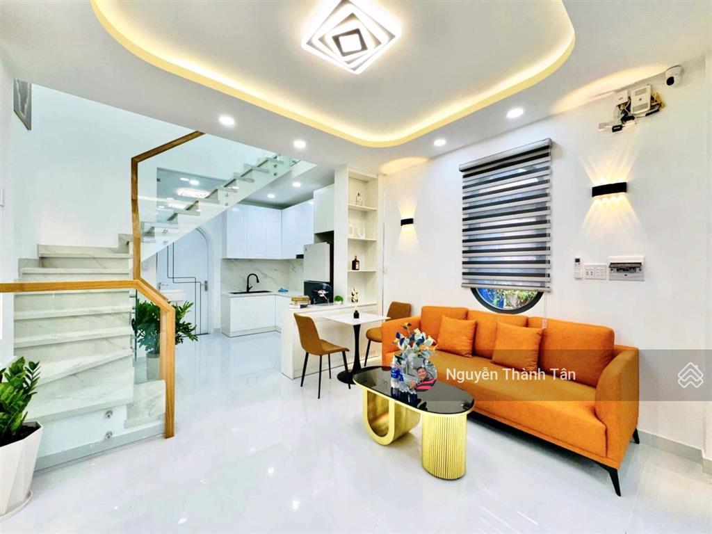 Thích quảng đức giảm mạnh 200 triệu  xe hơi đậu cửa thoải mái  4,1x12
