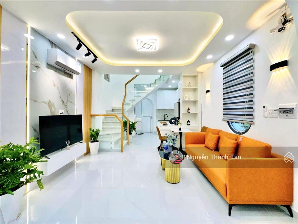 Thích quảng đức giảm mạnh 200 triệu  xe hơi đậu cửa thoải mái  4,1x12