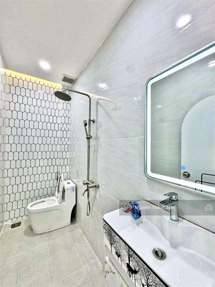 Thích quảng đức giảm mạnh 200 triệu  xe hơi đậu cửa thoải mái  4,1x12