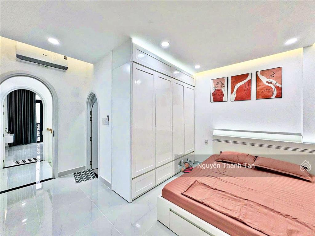 Thích quảng đức giảm mạnh 200 triệu  xe hơi đậu cửa thoải mái  4,1x12