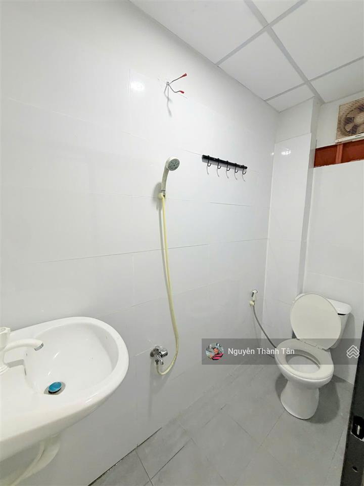 Nhà gần cổng trường cấp 2  mặt tiền đường chỉ 14,5tr/tháng