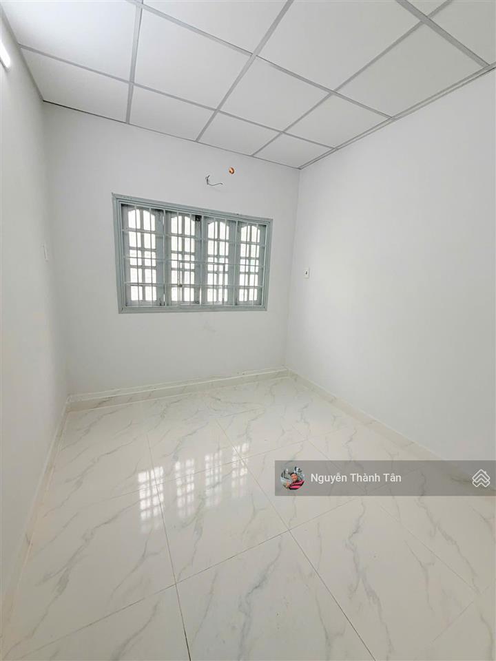 Nhà gần cổng trường cấp 2  mặt tiền đường chỉ 14,5tr/tháng