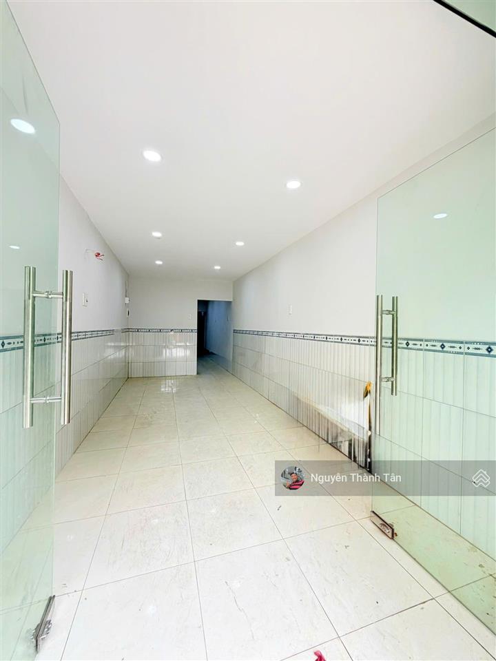 Nhà gần cổng trường cấp 2  mặt tiền đường chỉ 14,5tr/tháng
