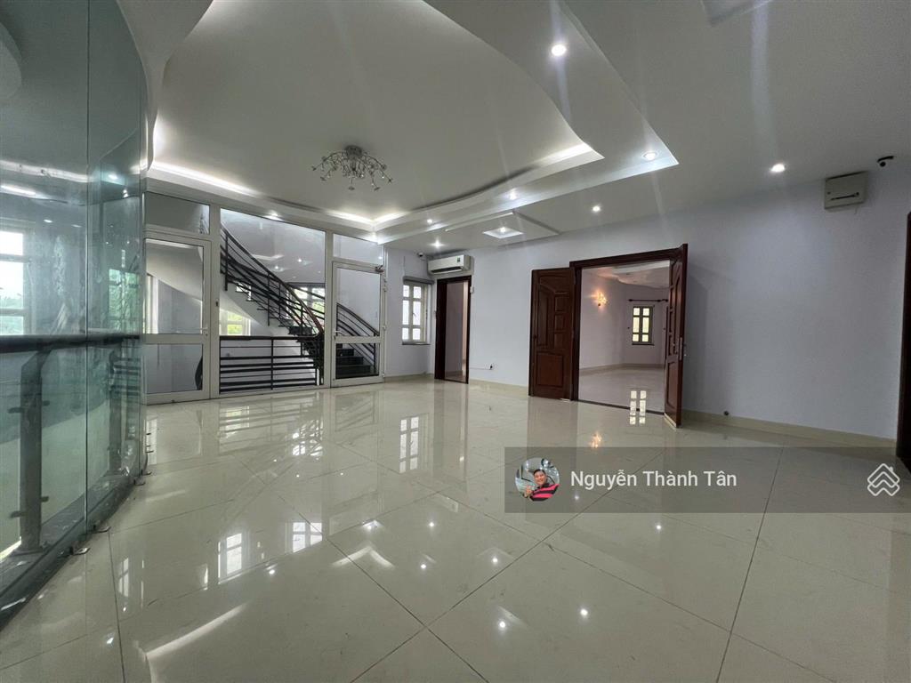 Biệt thự ven sông  làm văn phòng  phim trường  studio  công ty  800m2