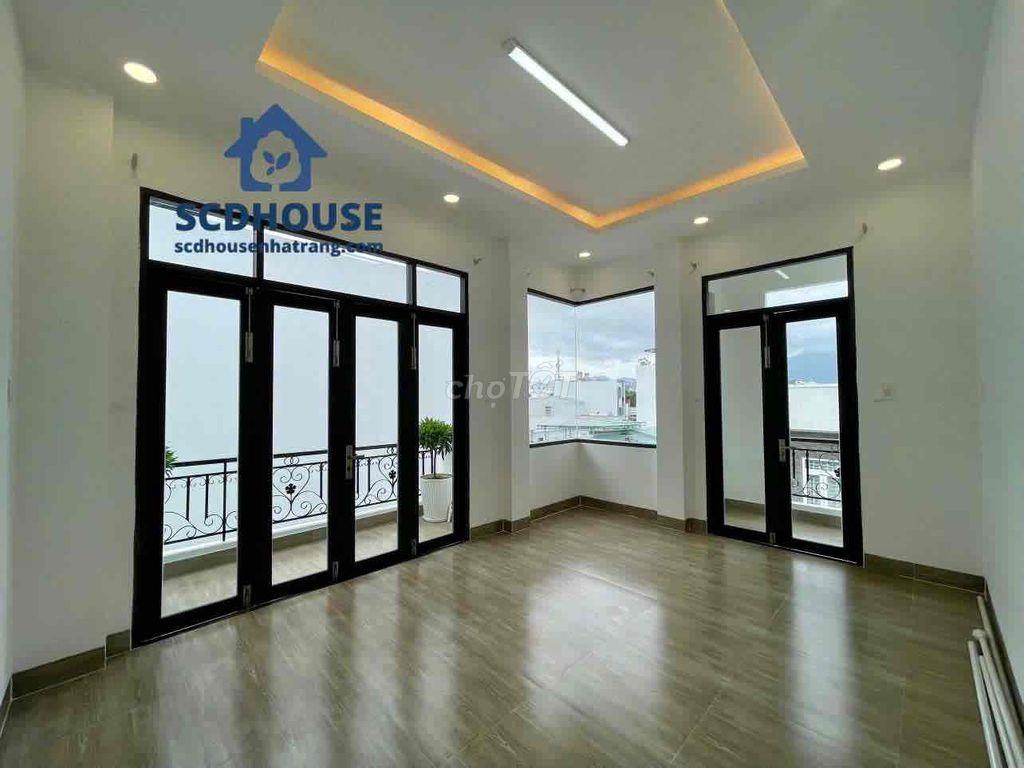Cho thuê nhà nguyên căn 3 tầng kiên cố (có sổ hoàn công) vị trí đắt gi