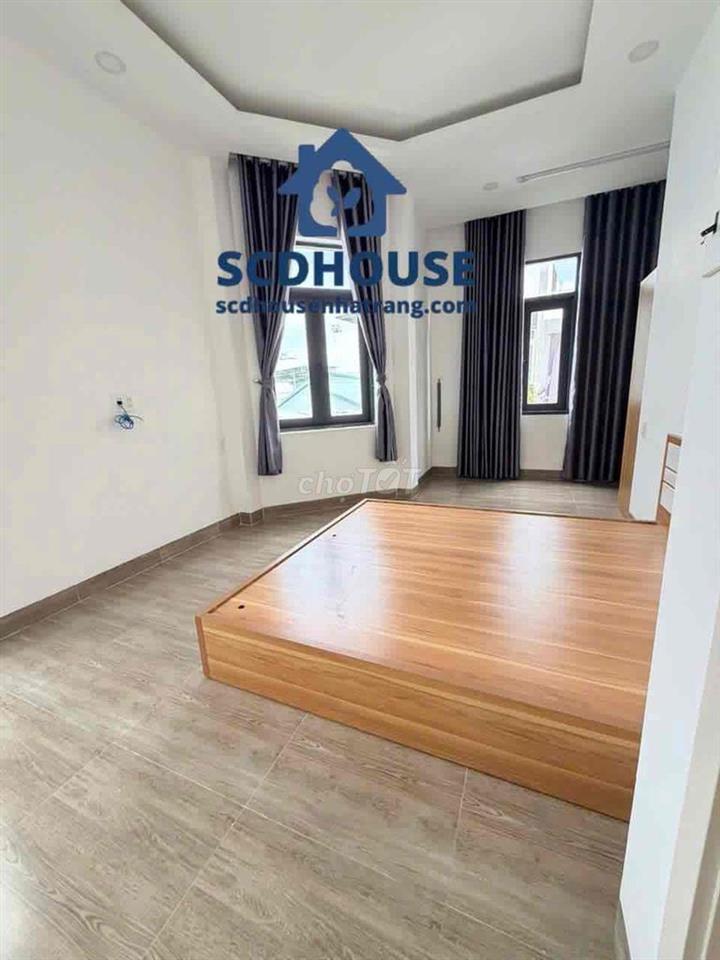 Cho thuê nhà nguyên căn 3 tầng kiên cố (có sổ hoàn công) vị trí đắt gi