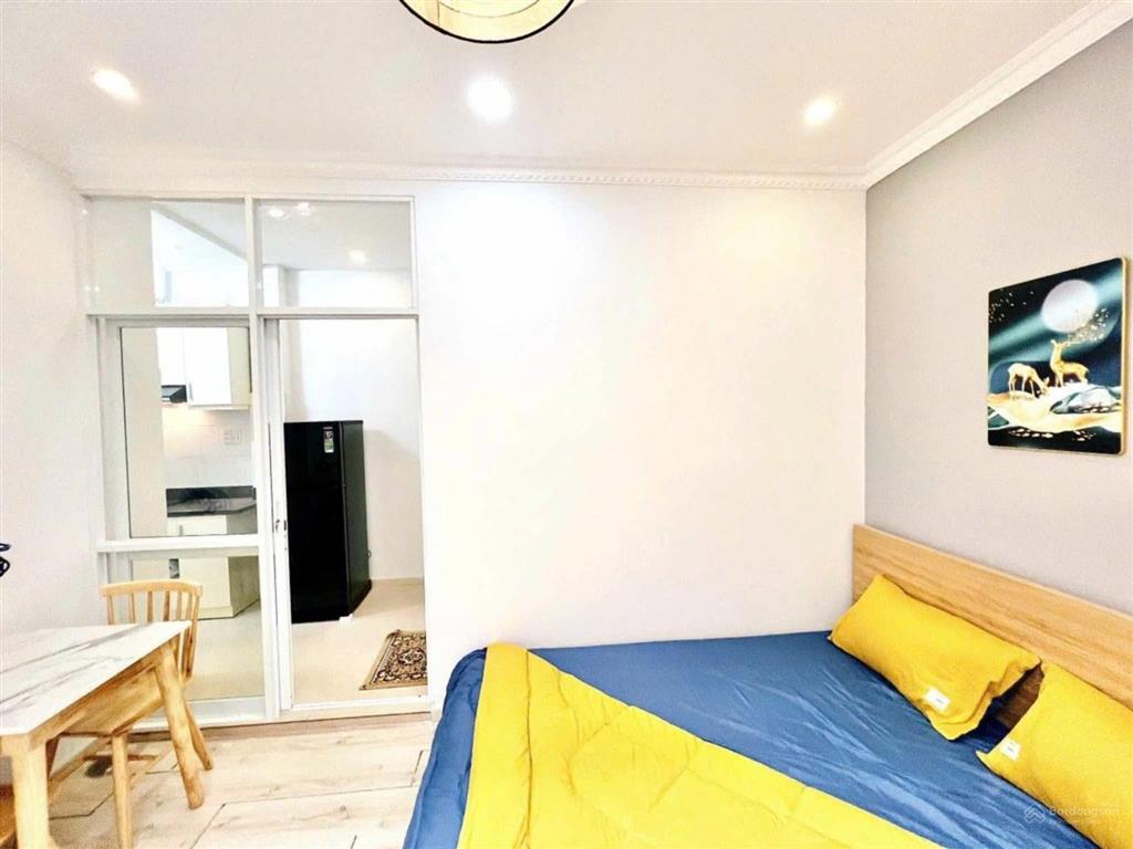 Cho thuê căn hộ tách bếp cửa sổ thoáng ngay đường thái văn lung , gần nguyễn huệ , ba son quận 1