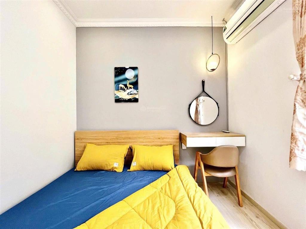 Cho thuê căn hộ tách bếp cửa sổ thoáng ngay đường thái văn lung , gần nguyễn huệ , ba son quận 1