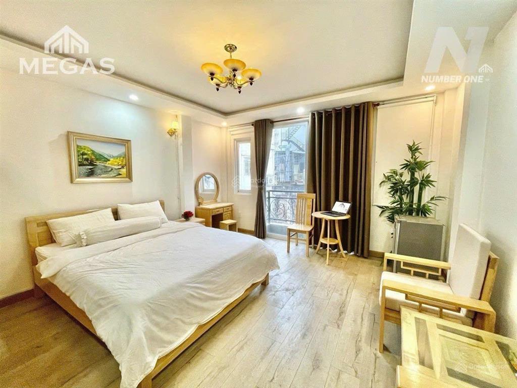 Cho thuê căn hộ ban công , 34m2 , đường lê thánh tôn  ngay cầu ba son, thái văn lung quận 1
