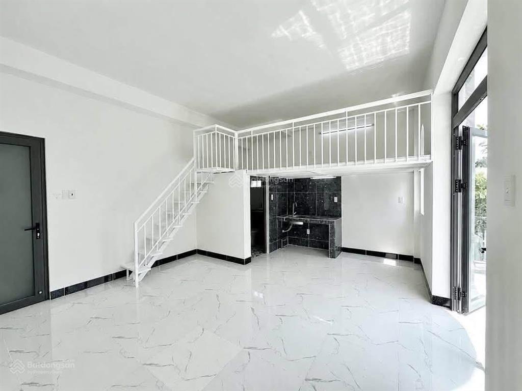 Cho thuê phòng duplex ban công, 34m²  ngay khu cư xá bắc hải, công viên lê thị riêng quận 1