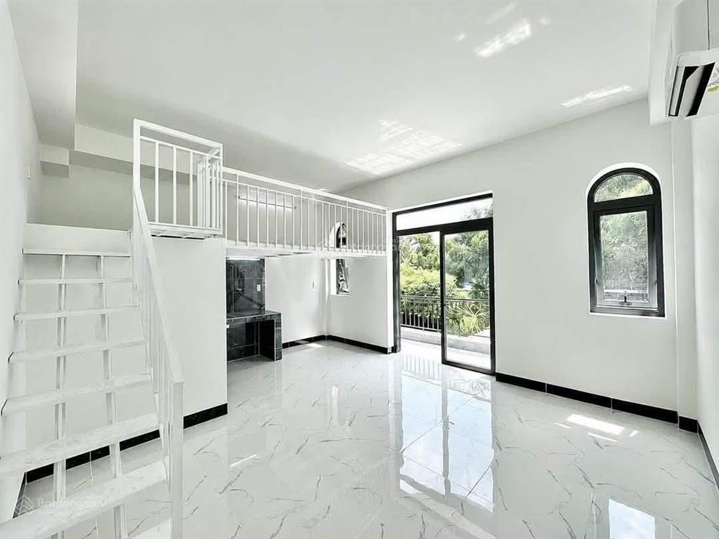 Cho thuê phòng duplex ban công, 34m²  ngay khu cư xá bắc hải, công viên lê thị riêng quận 1