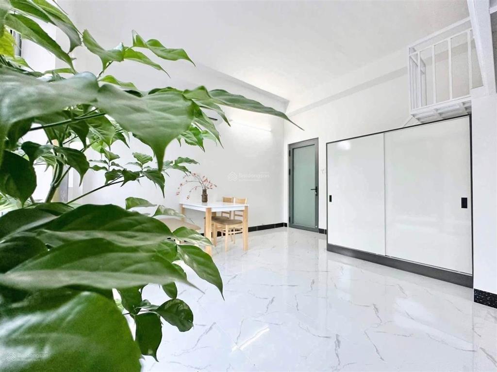 Cho thuê phòng duplex ban công, 34m²  ngay khu cư xá bắc hải, công viên lê thị riêng quận 1